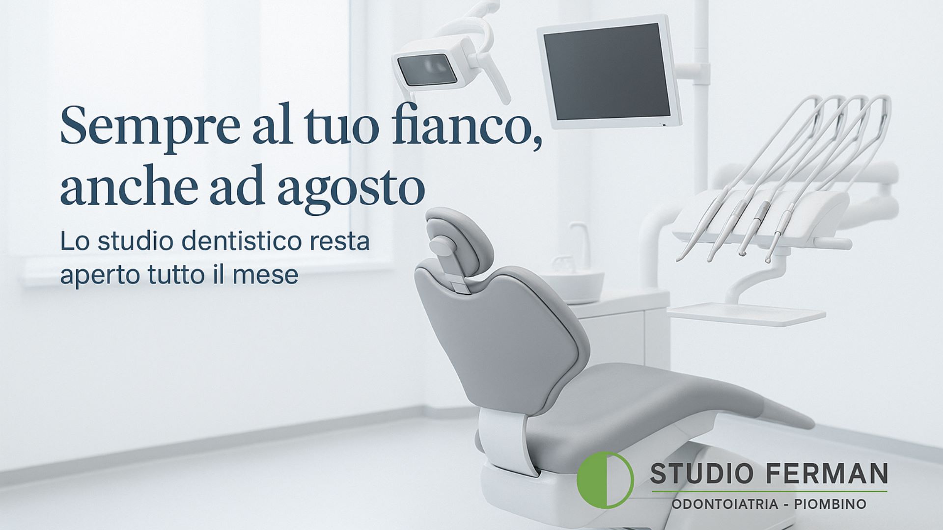 Poltrona da dentista vuota in uno studio moderno e luminoso